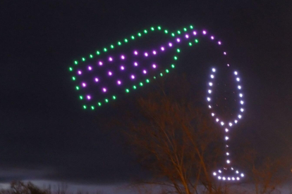 120 drones para celebrar la Navidad con vino