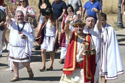 La tradición romana volvió a llenar de alegría las calles de Baños de Valdearados. ICAL