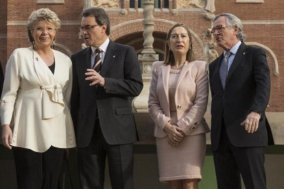 La exvicepresidenta de la Comisión Europea, Viviane Reding; el expresident de la Generalitat, Artur Mas; la presidenta del Congreso, Ana Pastor; y el exalcalde de Barcelona, Xavier Trias.-