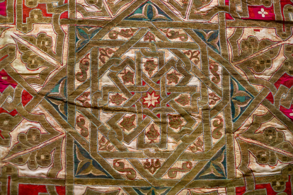 Detalle geométrico de la parte central del Pendón de las Navas de Tolosa que representa el trono de Dios. TOMÁS ALONSO
