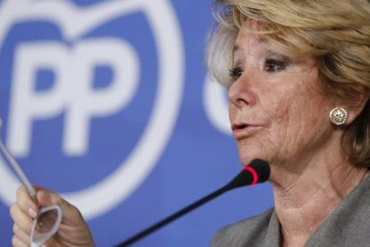 Esperanza Aguirre durante una rueda de prensa.-EFE / MARISCAL