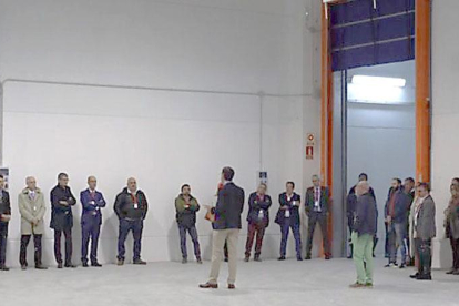 Visita al interior del nuevo centro aduanero de Seur en Miranda-ECB
