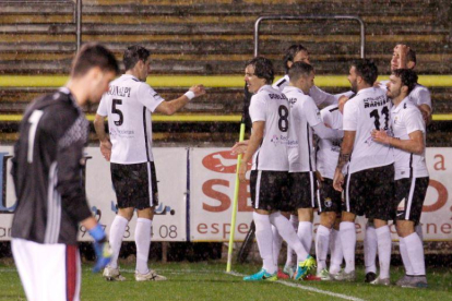 La última victoria del Burgos CF en casa llegó ante el Osasuna B.-SANTI OTERO
