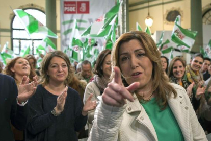 La secretaria general del PSOE andaluz y presidenta de la Junta, Susana Díaz, en un acto previo al Día de Andalucía hoy en Sevilla.-EFE / JULIO MUÑOZ