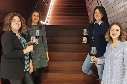 Silvia Herrera junto a Mariví Tobes, María Pilar Melado Soriano y Rebeca Tomé.-ECB