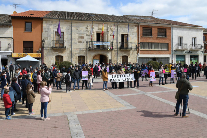Concentración en Melgar de Fernamental para exigir justicia por la muerte de Lidia González. ICAL