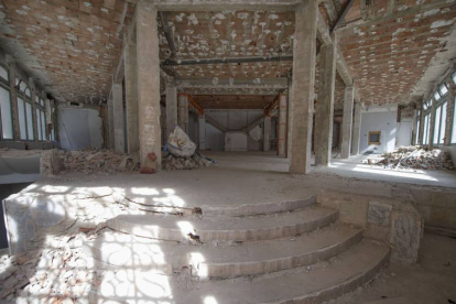 Interior de la obra en el edificio en el que se abrirá Mango.-ISRAEL L. MURILLO