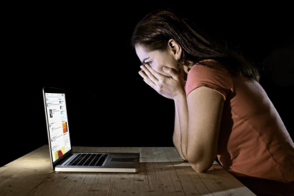 Las niñas tienen más probabilidades de sufrir ciberacoso, según la UNESCO.-MARCOS CALVO