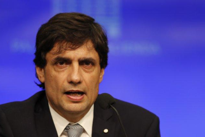 Hernán Lacunza, ministro de Hacienda de Argentina.-AP
