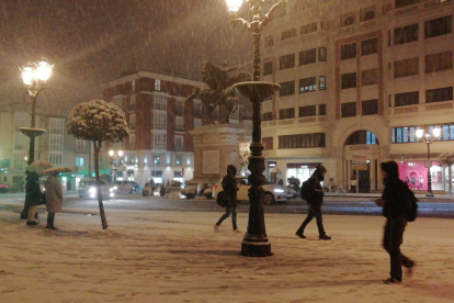 La plaza del Cid, cubierta de nieve. S.L. C.