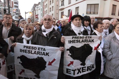Manifestación a favor del acercamiento de presos a Euskadi, en Bilbao en noviembre del 2014.-EFE