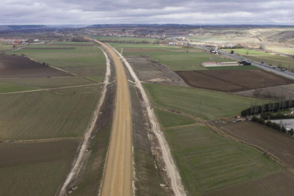 Vista panorámica del trazado de la alta velocidad entre Estépar y Burgos.-ISRAEL L. MURILLO