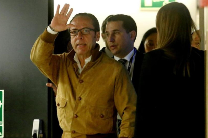 Álvaro Pérez Alonso, más conocido como El Bigotes, ante la comisión sobre la financiación irregular del PP. /-JOSE MANUEL PRATS