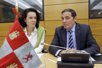 El consejero de Sanidad, Antonio María Sáez, asiste al pleno del Consejo Interterritorial del Sistema Nacional de Salud presidido por la ministra Ana Mato-Ical