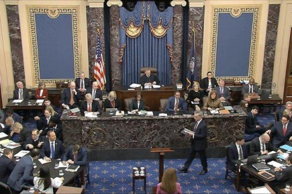 Imagen de la sesión del ’impeachment’ de este sábado en el Senado.-AP