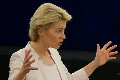 Ursula von der Leyen, candidata a presidir la Comisión Europea, durante un discurso en la Eurocámara.-VINCENT KESSLER
