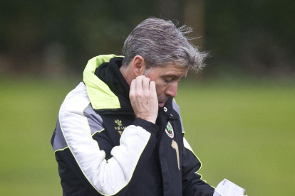 PacoFernández en su etapa como técnico del Racing.-