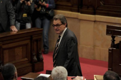Artur Mas, este miércoles, en el Parlament.-Foto: AFP / JOSEP LAGO