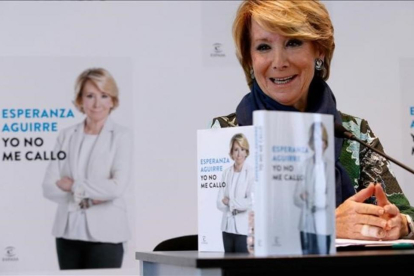 La expresidenta del PP de Madrid, Esperanza Aguirre, en la presentación de su libro.-JUAN MANUEL PRATS