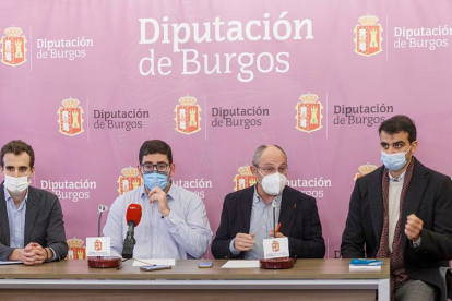Juan Martínez, Álvaro Eguiluz, Eduardo Munguía y David Leal hablan de Belorado y el Proyecto Arraigo. SANTI OTERO