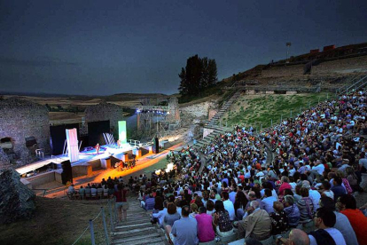 El teatro ha recibido en la última década a 21.000 espectadores.-ECB