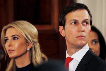 Jared Kushner junto Ivanka Trump durante la reciente visita a Washington de la cancillera alemana Angela Merkel.-JIM BOURG