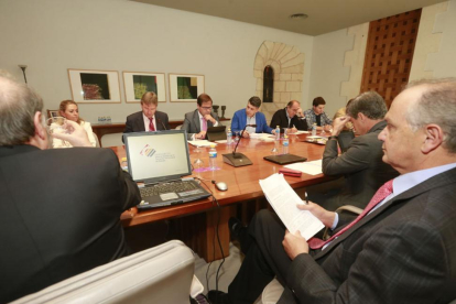 Imagen de una reunión del consorcio del desvío.-ISRAEL L. MURILLO