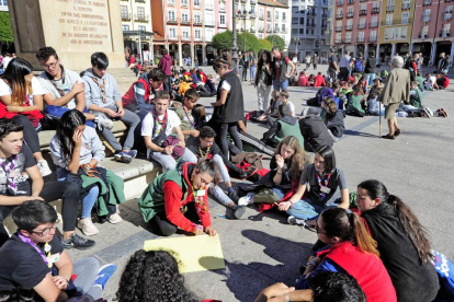 Más de 250 jóvenes del movimiento scout se reunieron en Burgos para debatir sobre el bullying.-ISRAEL L. MURILLO