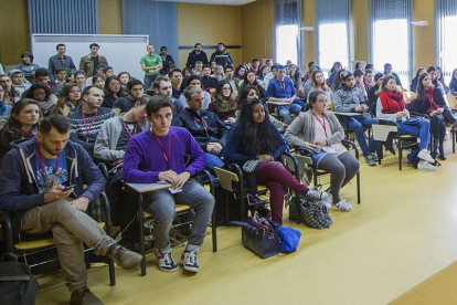 Los actos de bienvenida a la Universidad de Burgos comenzaron ayer con una recepción en la Biblioteca Central.-ISRAEL L. MURILLO