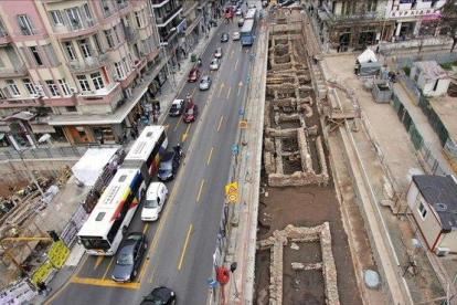 Tramo de la antigua vía romana en Salónica que Mitsozakis quiere trasladar para acabar el metro.-EFE / MINISTERIO DE CULTURA DE GRECIA