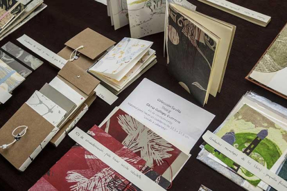 Dieciséis proyectos editoriales y creativos se citaron el año pasado en el Museo del Libro Fadrique de Basilea.-Santi Otero