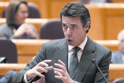 Jose Manuel Soria, ministro de Industria, durante un pleno en el Senado.-JOSÉ LUIS ROCA