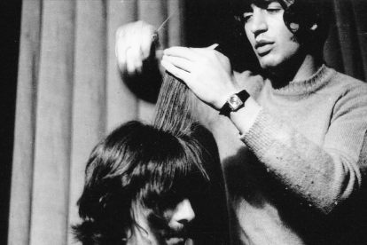 Leslie Cavendish corta el pelo a George Harrison-