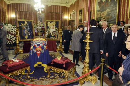 Aspecto de la capilla ardiente de la duquesa de Alba.-Foto: RAÚL CARO / EFE