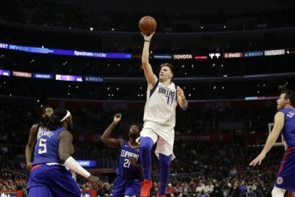 Luka Doncic en el partido de los Mavericks.-EL PERIÓDICO