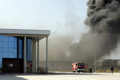 Incendio en la fábrica Composites Avanzados, en Arévalo-Ical