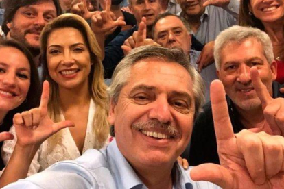 El selfie del virtual ganador y presidente de Argentina.-TWITTER