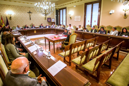 Imagen del Pleno de la Diputación. TOMÁS ALONSO