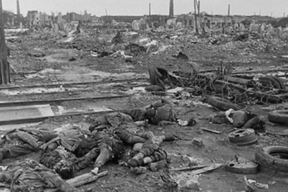 Cadáveres tras la batalla, en Stalingrado.