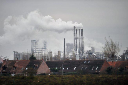 La propuesta establece como objetivo una reducción del 10 por ciento de las emisiones de metano biológico en 2030.-AFP