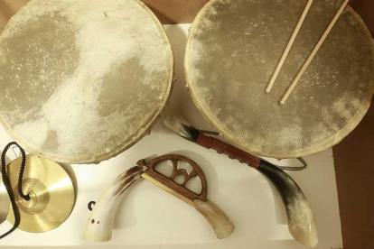 La exposición Sonando Cervantes está en la Casa de Cultura de Gamonal hasta el sábado.-Raúl Ochoa