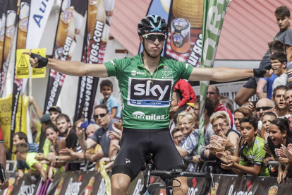 Van Poppel entra vencedor en la meta.-SANTI OTERO