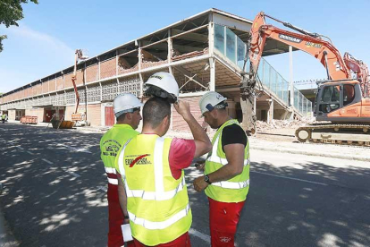 Vista general de la Lateral después de la actuación de las máquinas en la mañana de ayer.-RAÚL OCHOA