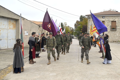 Miembros de la Base Militar Cid Campeador de Castrillo del Val del Regimiento de Transmisiones 21 (RT21) inician el Camino del Cid. ICAL