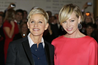 Una imagen de archivo de Ellen DeGeneres y su mujer, la actriz Portia de Rossi.-PERIODICO (AP / ALEX BRANDON)