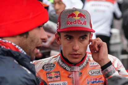 Marc Márquez, en la parrilla de hoy de MotoGP, junto a Danilo Petrucci-ALEJANDRO CERESUELA
