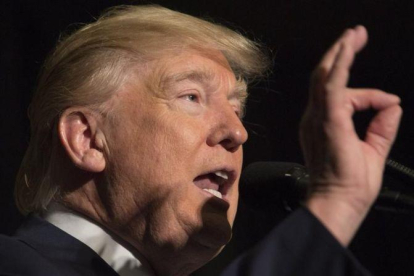 El presidente estadounidense, Donald Trump, pronuncia un discurso durante una reunión de altos cargos de seguridad de varias ciudades celebrada en Washington, el miércoles 8 de febrero.-CHRIS KLEPONIS POOL