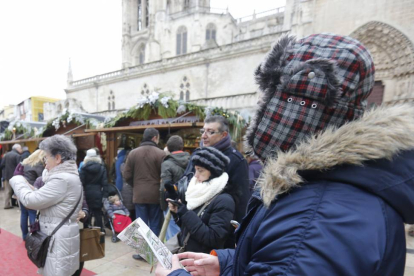 Un grupo de turistas durante este fin de semana.-RAÚL G. OCHOA