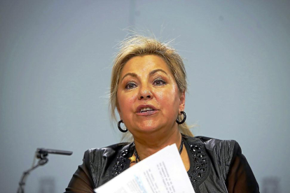 Rosa Valdeón durante la rueda de prensa tras el Consejo de Gobierno.-ICAL