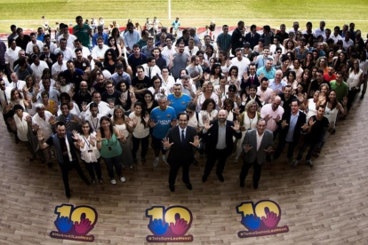 Los empleados se unen a la campaña 'Todos somos Messi'.-Santiago Garces